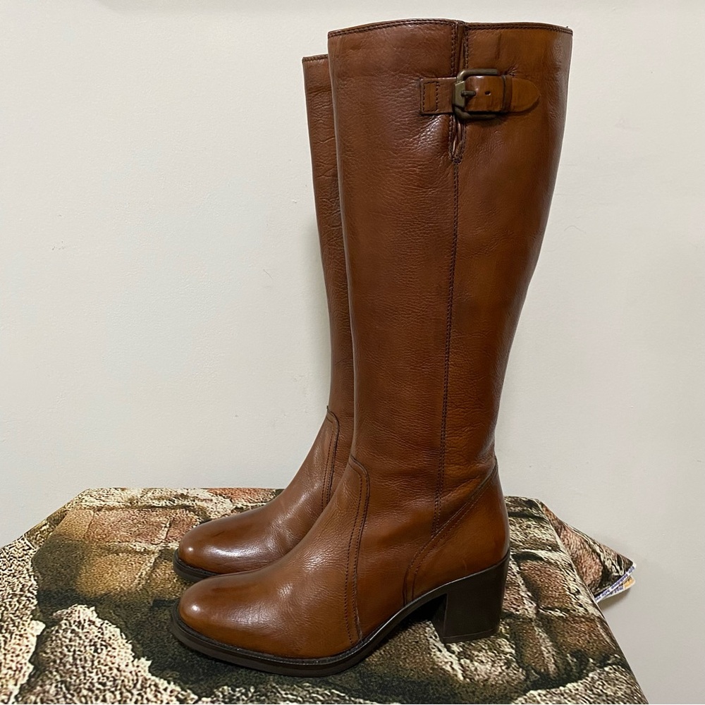 Clarks Brown Boots Size 8.5